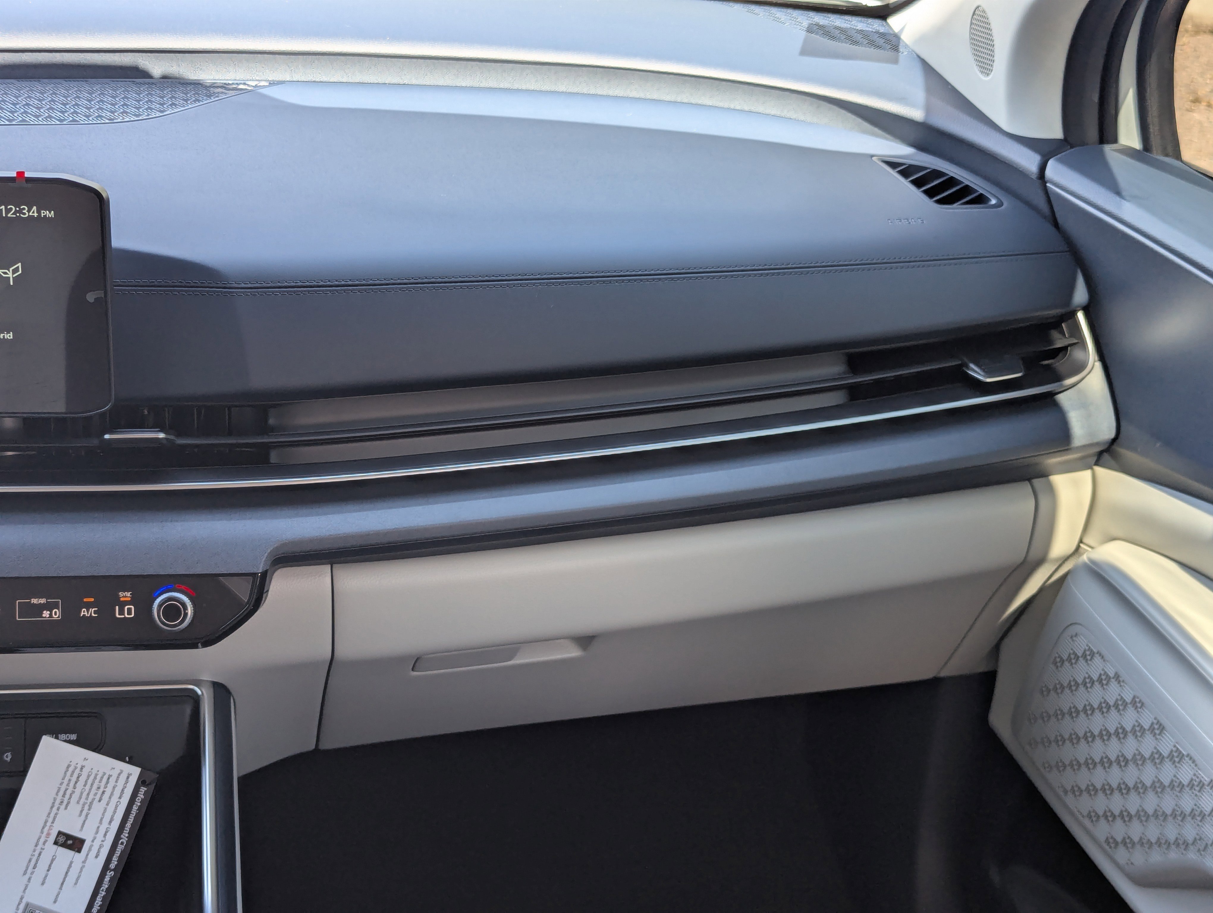 2026 Kia Carnival EX photo 4