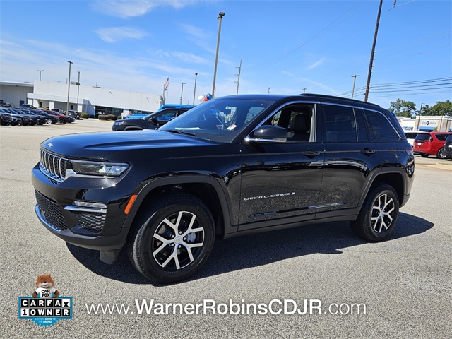 2025 Jeep Grand Cherokee Limited photo 3