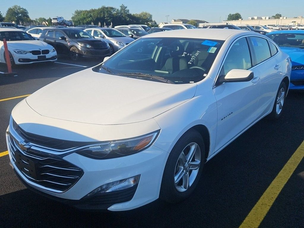 2024 Chevrolet Malibu 1LT photo 3