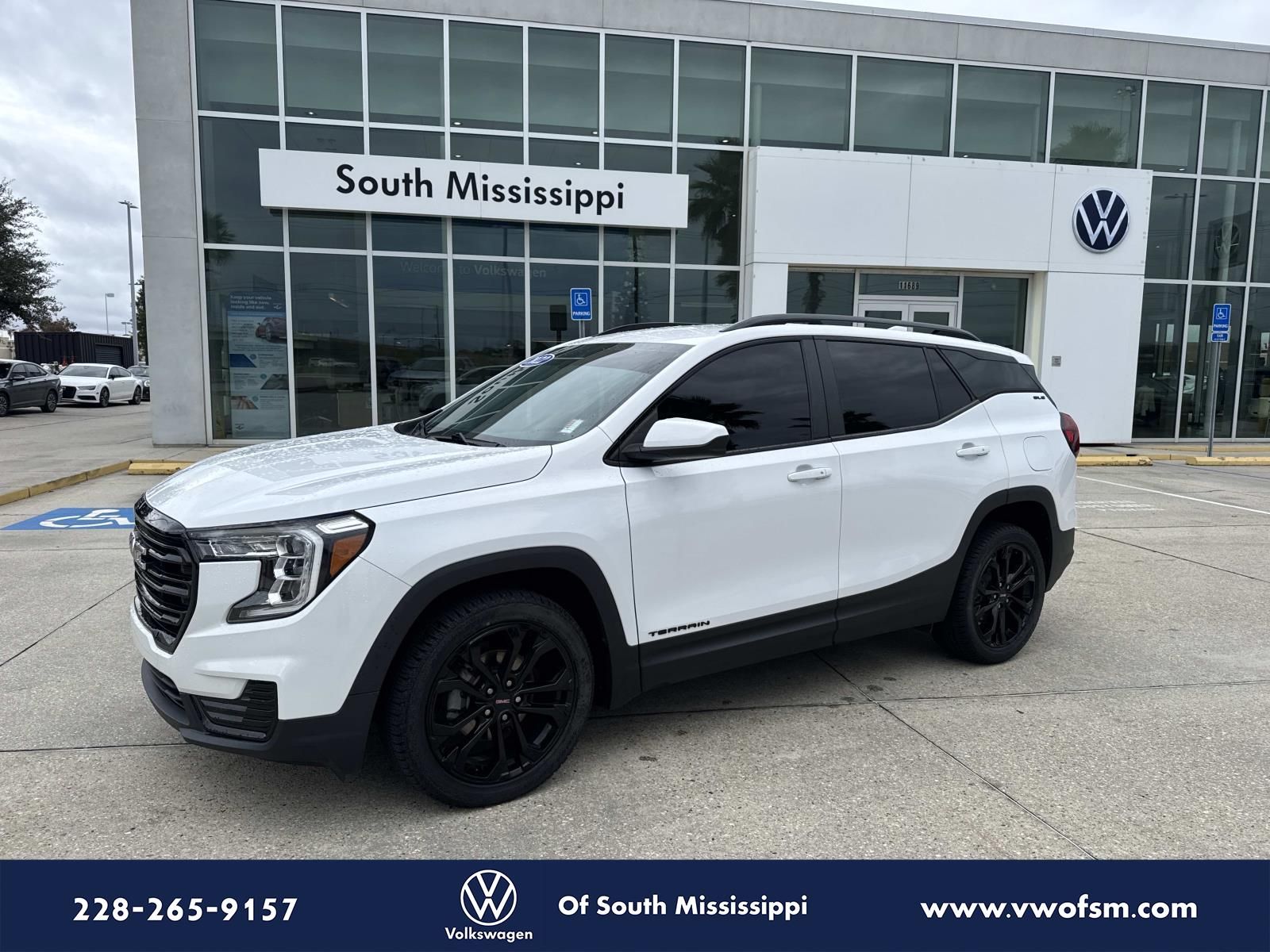 2022 GMC Terrain SLE's photo