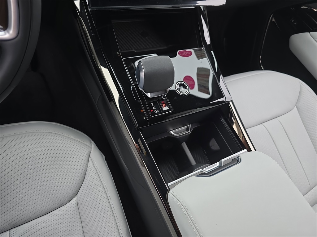 2025 Land Rover Range Rover Sport SE photo 21