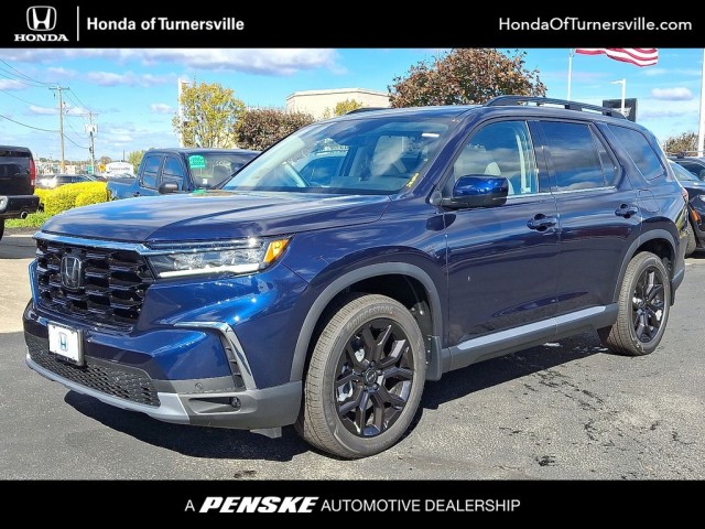 New 2025 Honda Pilot AWD Touring w/HPD Wheels 4D Sport Utility in