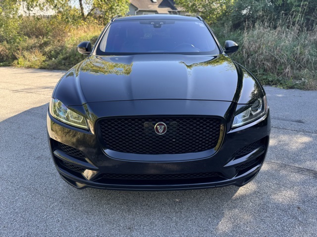 2019 Jaguar F-PACE Premium photo 3