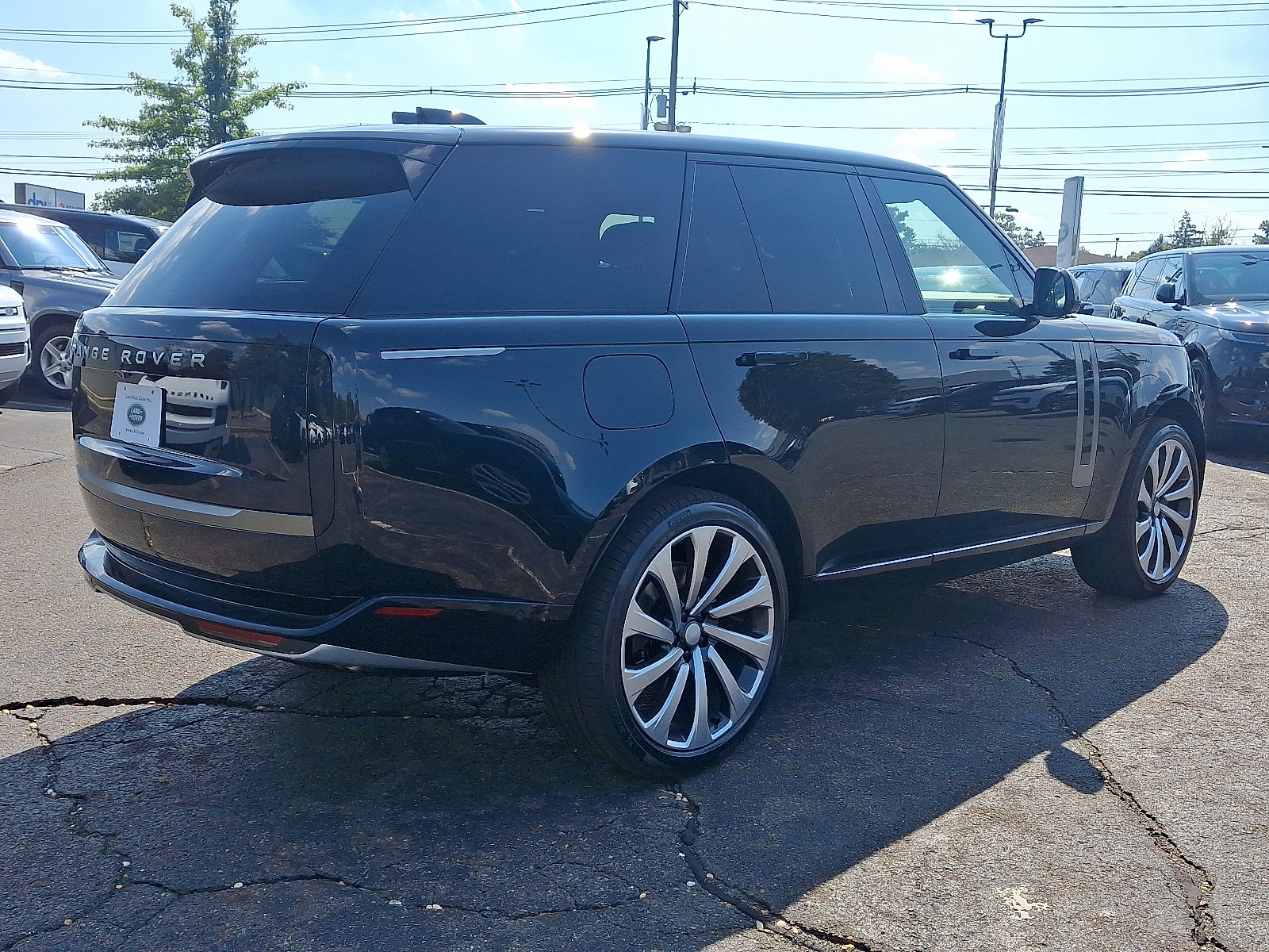 2025 Land Rover Range Rover SE photo 3