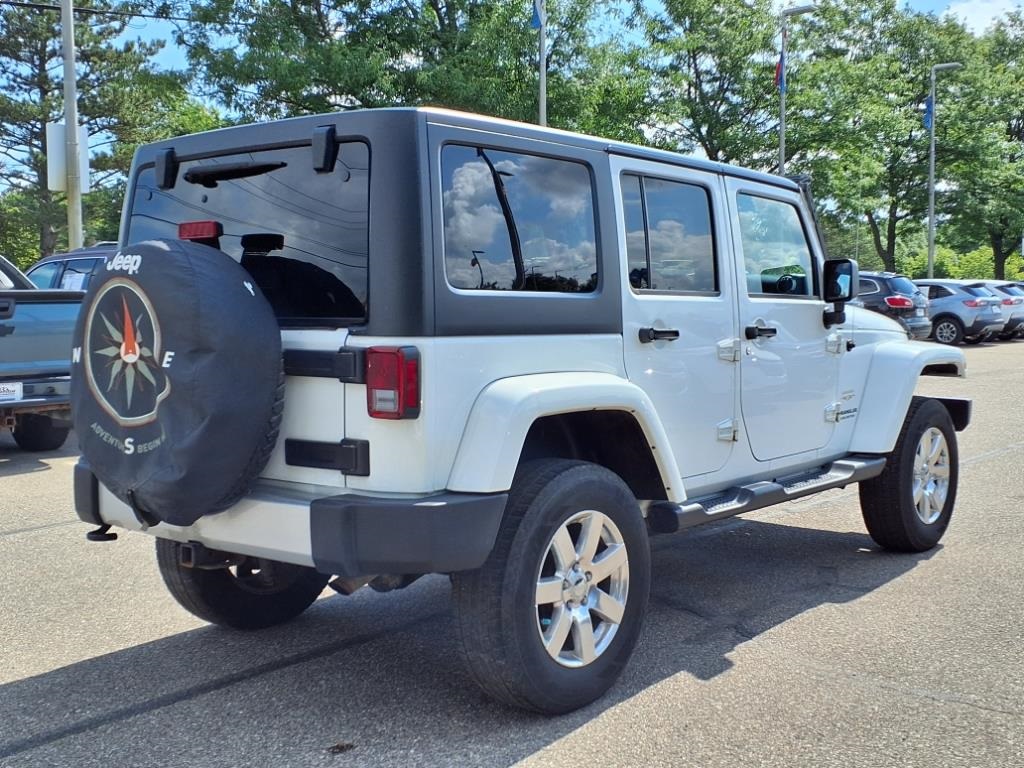 2015 Jeep Wrangler Unlimited Sahara photo 4