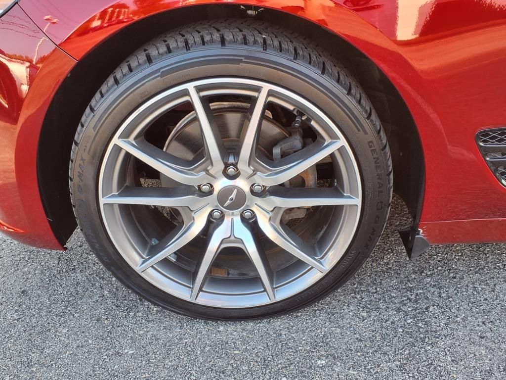 2022 Genesis G70 2.0T photo 9
