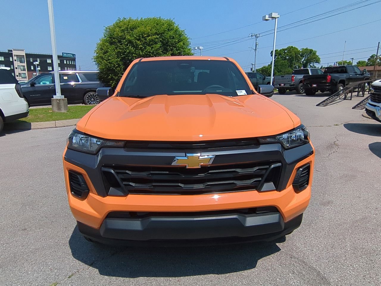2025 Chevrolet Colorado Work Truck LT photo 2