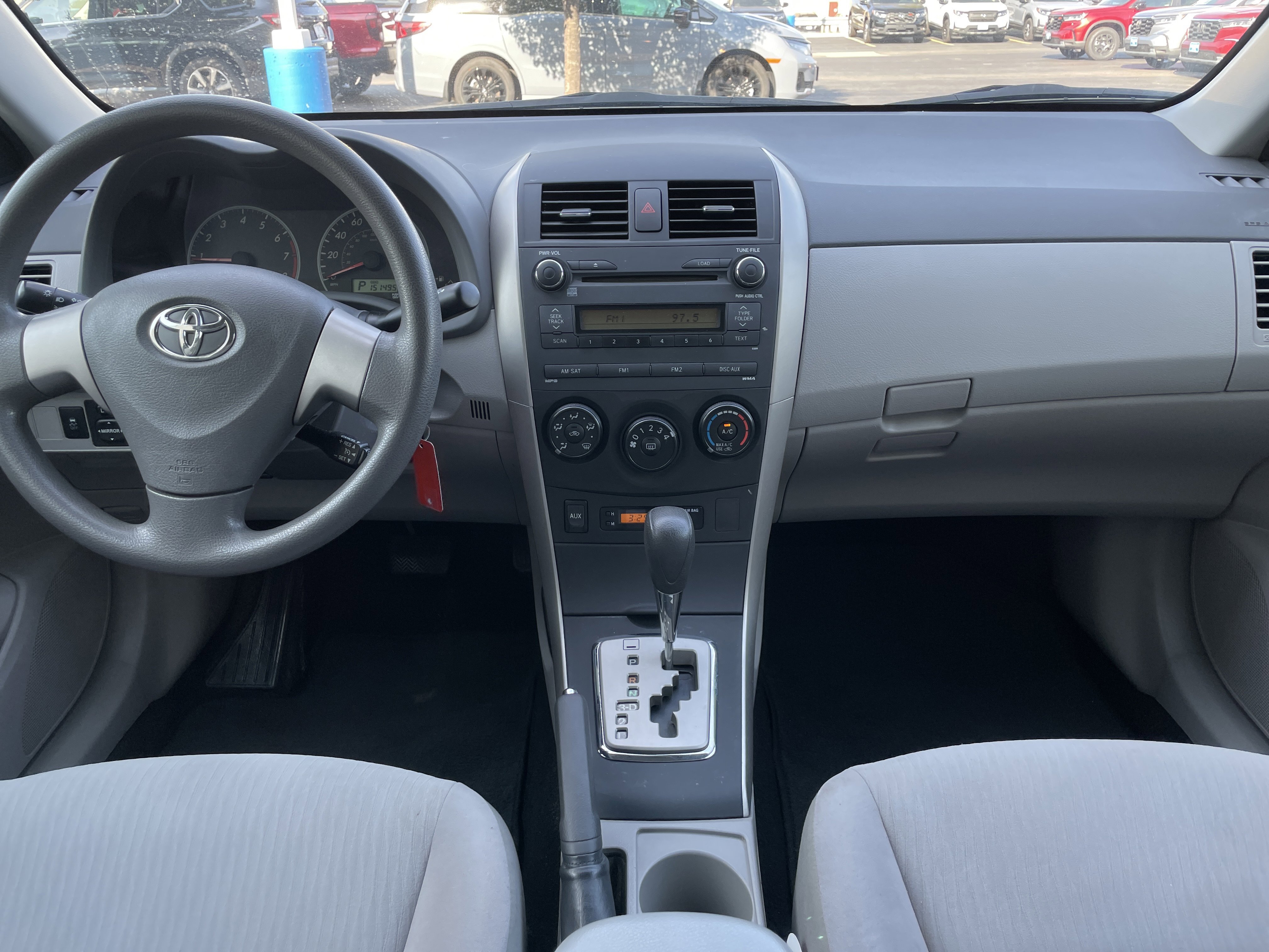 2010 Toyota Corolla LE photo 9