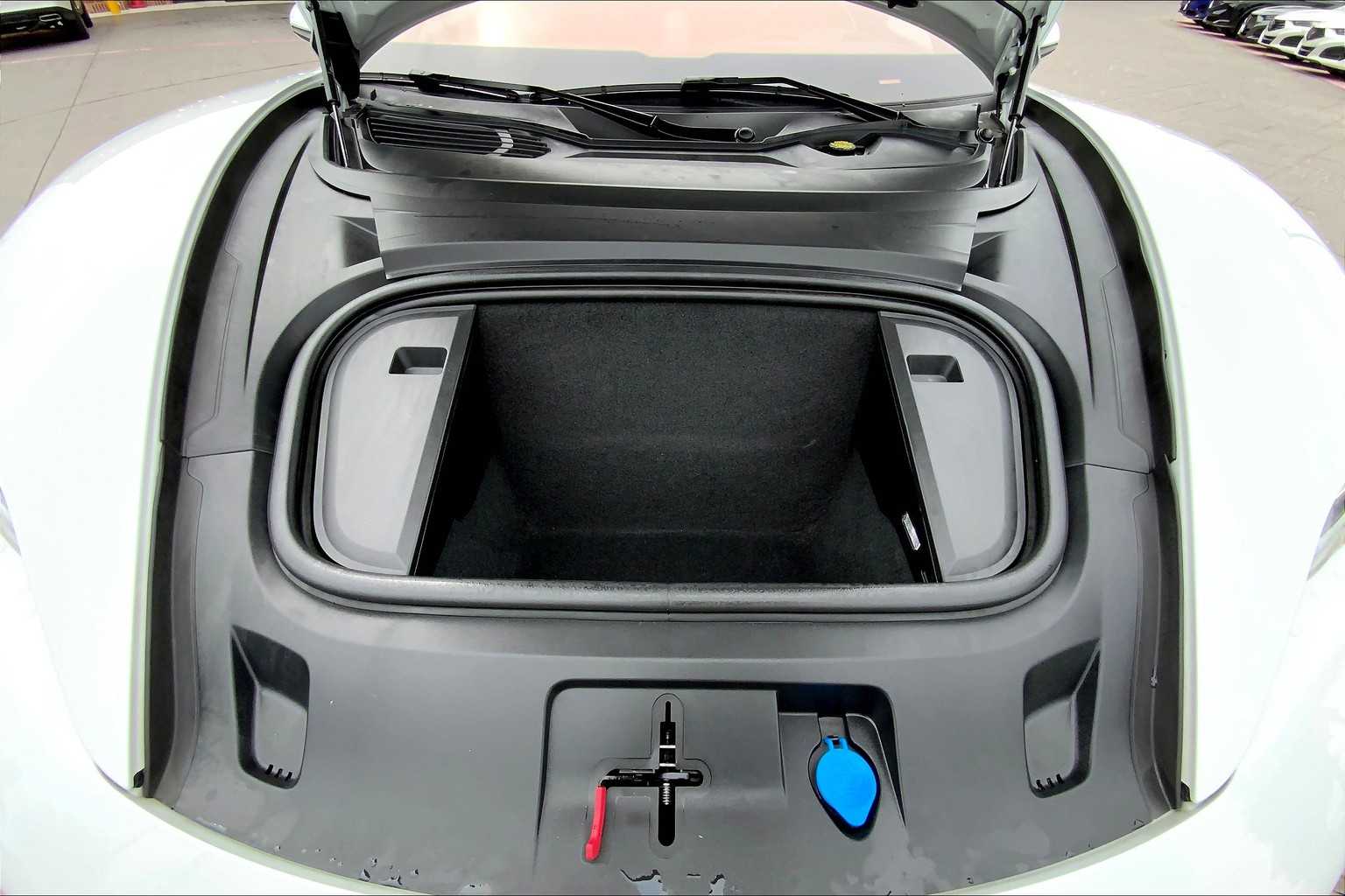 2022 Porsche Taycan GTS photo 25