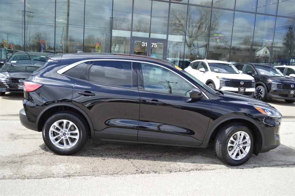 2020 Ford Escape SE photo 3