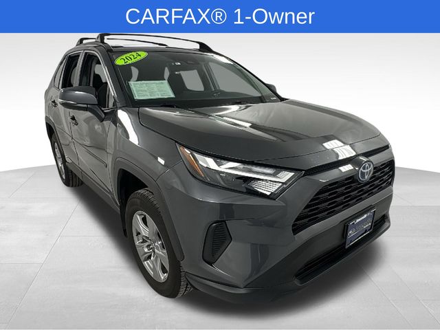 2024 Toyota RAV4 XLE's photo