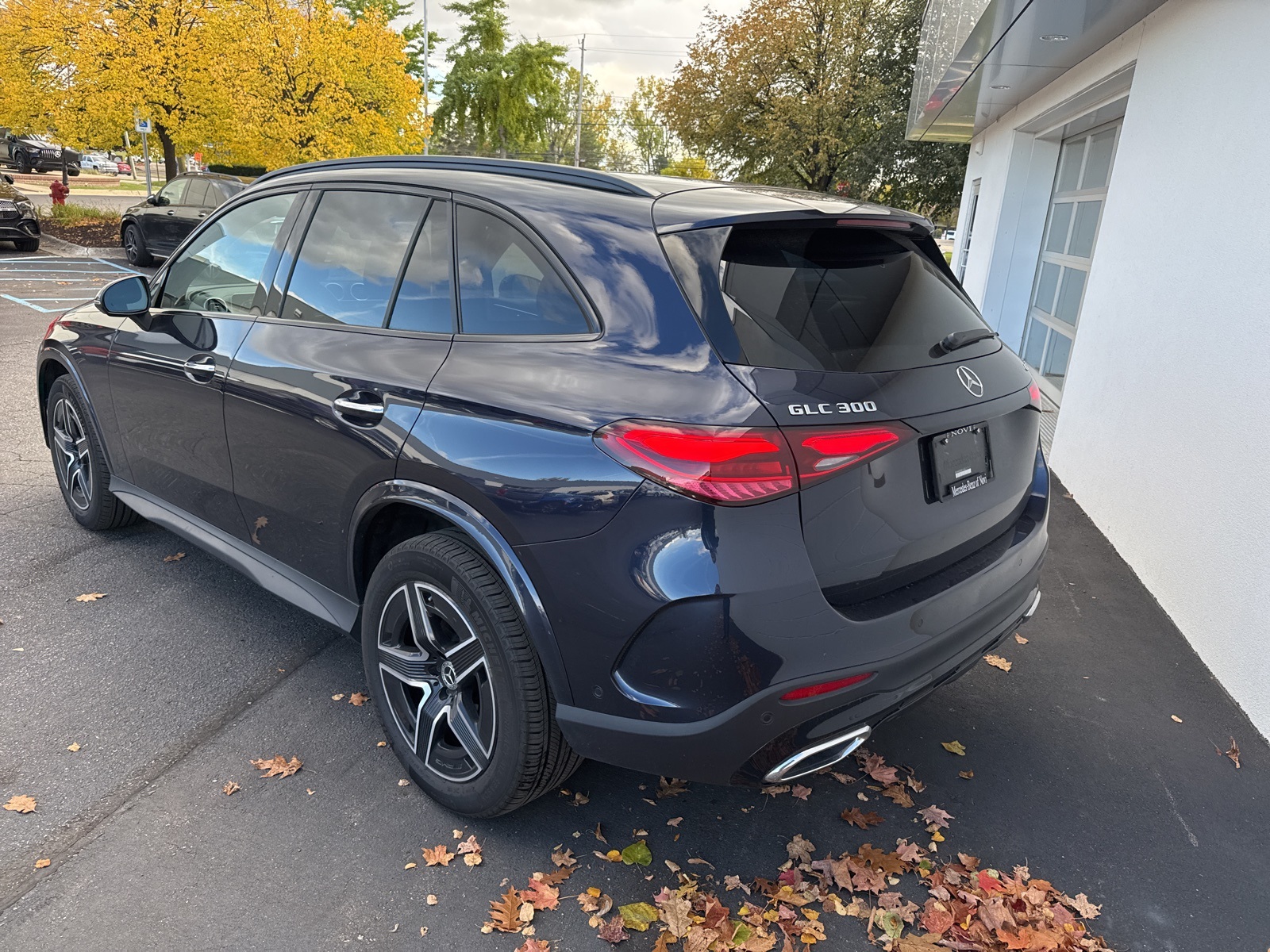 2024 Mercedes Benz GLC 300 4MATIC photo 4