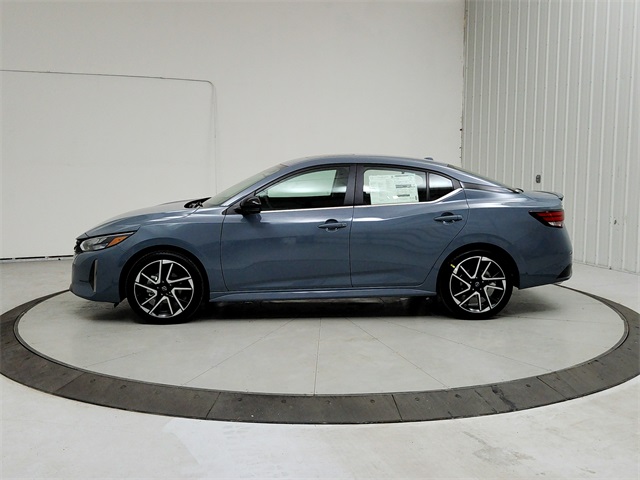 2025 Nissan Sentra SR photo 4