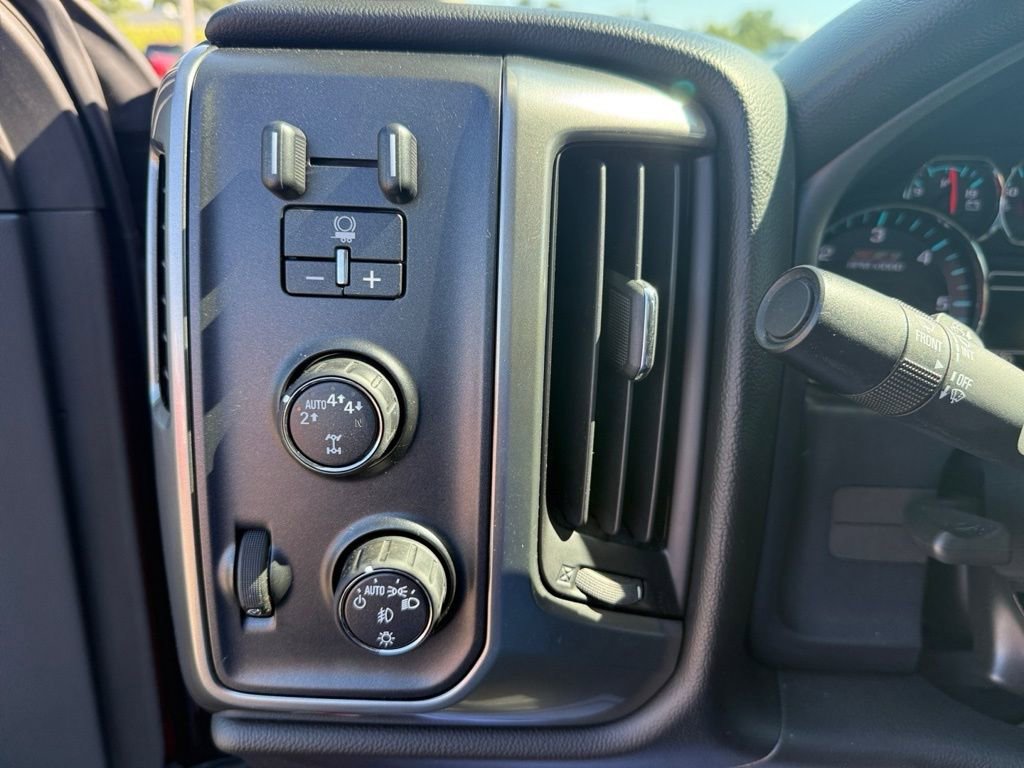 2018 Chevrolet Silverado 1500 LT photo 22