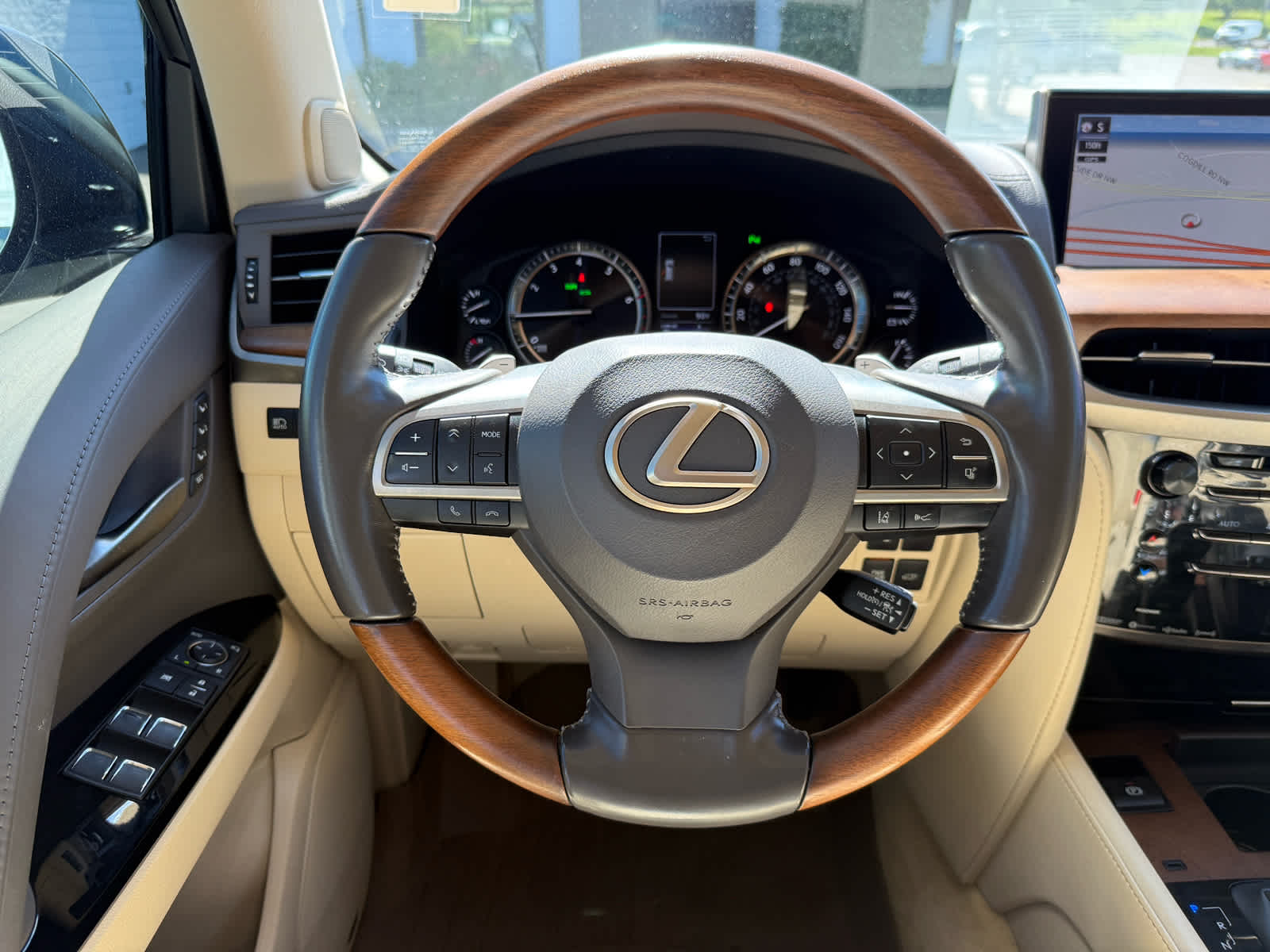 2021 Lexus LX 570 photo 14