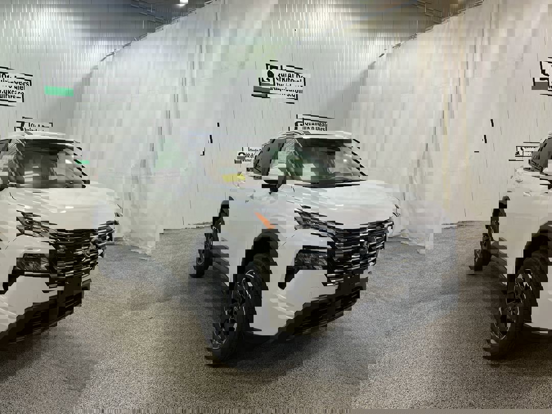 2026 Nissan Rogue SV photo 2