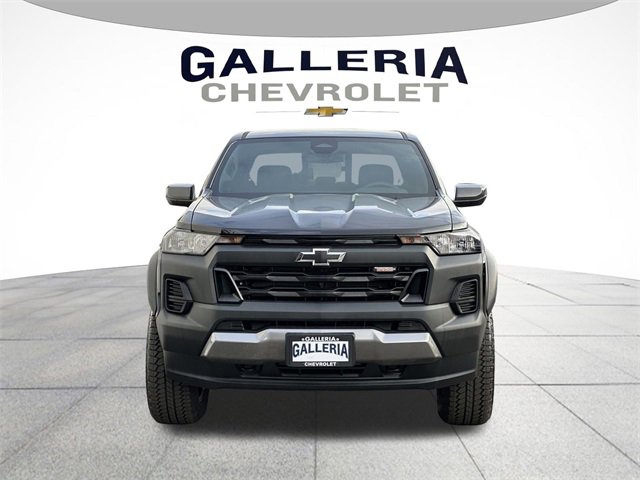 2025 Chevrolet Colorado Trail Boss photo 2