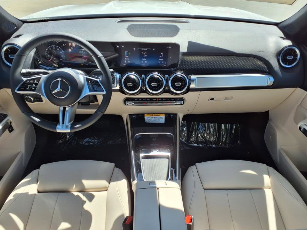 2026 Mercedes Benz GLB 250 photo 4