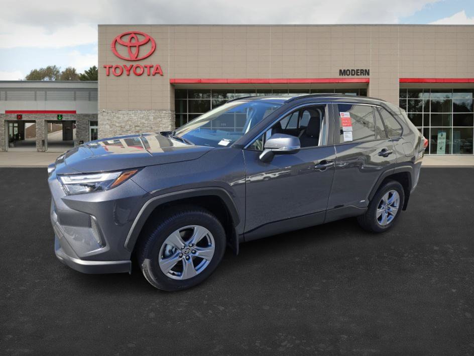 2025 Toyota RAV4 XLE's photo