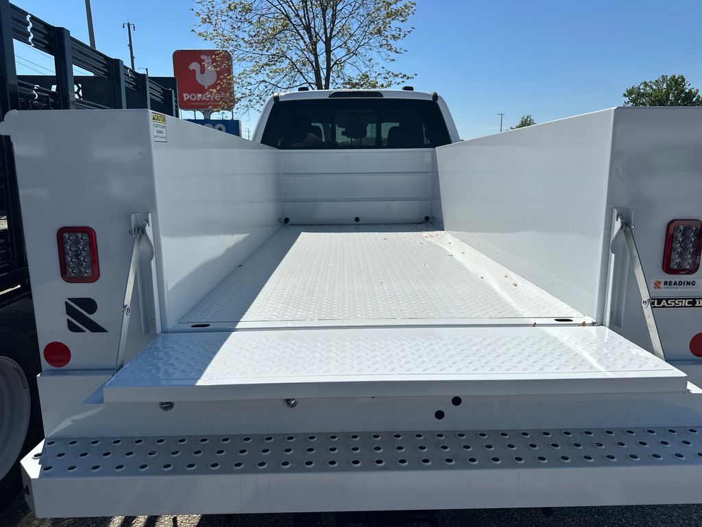 2025 Ford F-350 XL photo 4