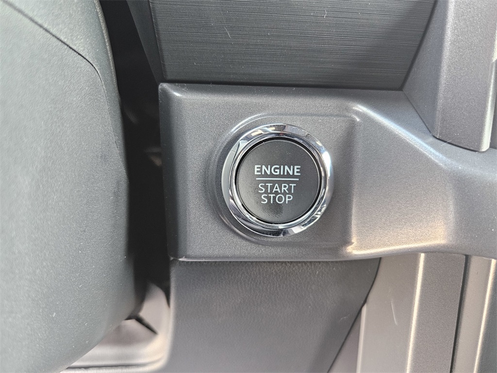 2025 Ford F-150 XLT photo 14