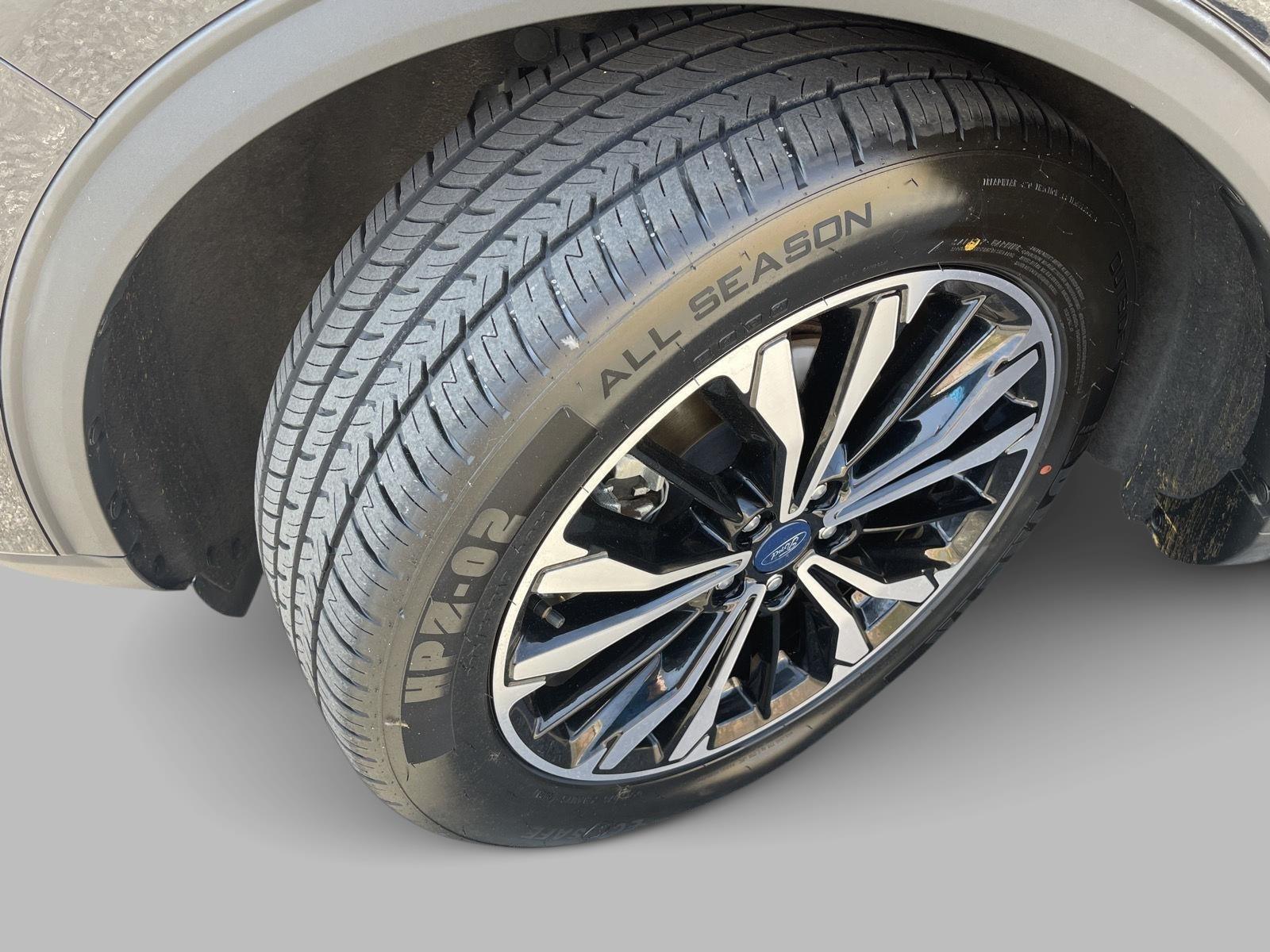 2022 Ford Escape SE Hybrid photo 4