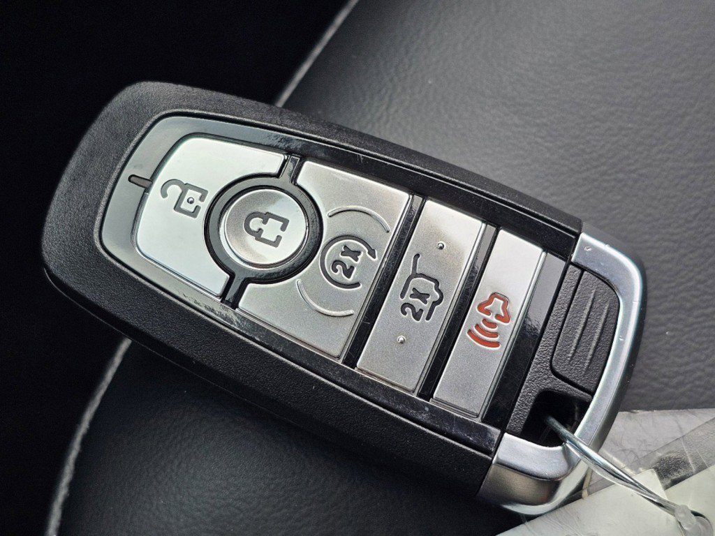 2025 Ford Escape Plug-In Hybrid photo 32