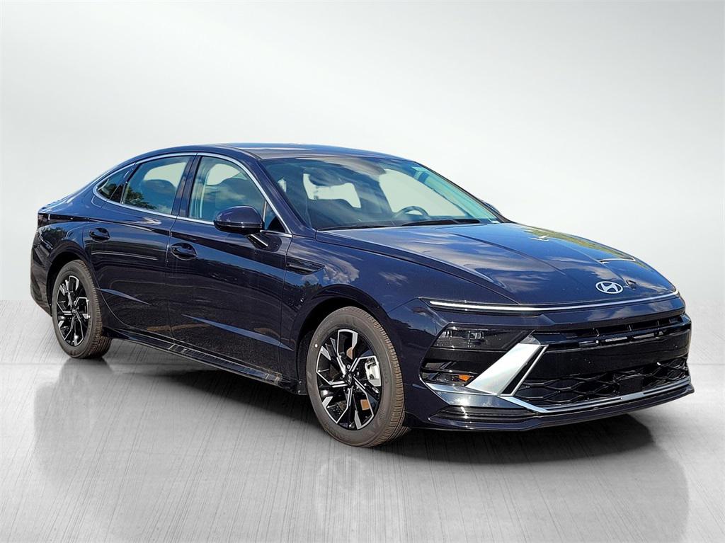 2025 Hyundai Sonata SEL photo 2
