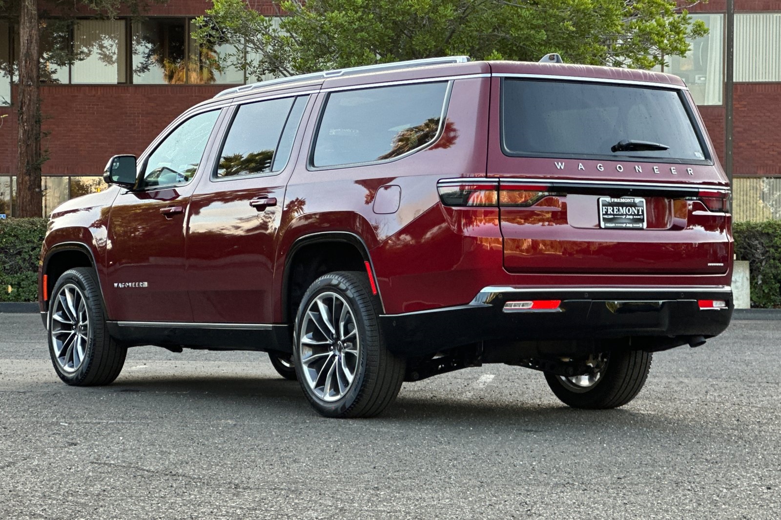2024 Jeep Wagoneer L Series III photo 5