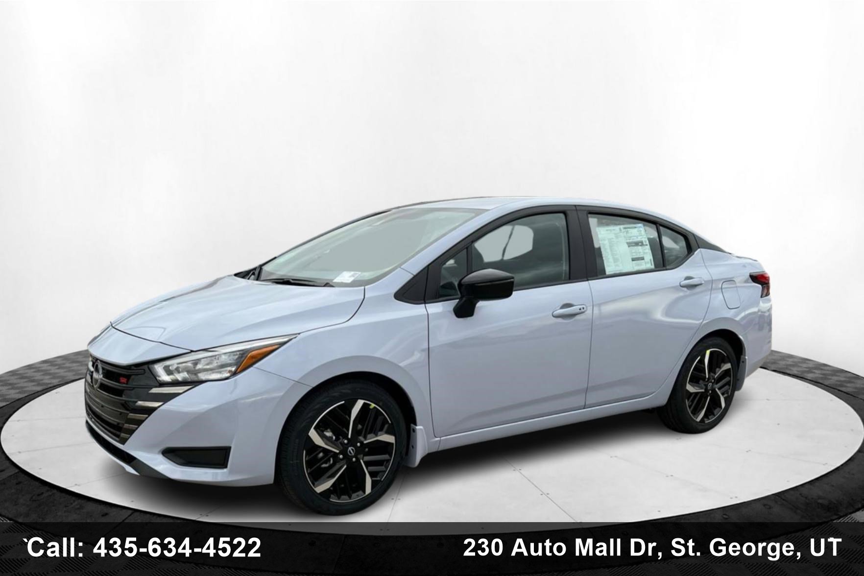 2025 Nissan Versa Sedan SR's photo