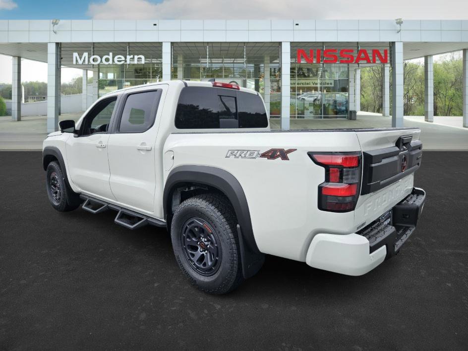 2025 Nissan Frontier Crew Cab PRO-4X photo 5
