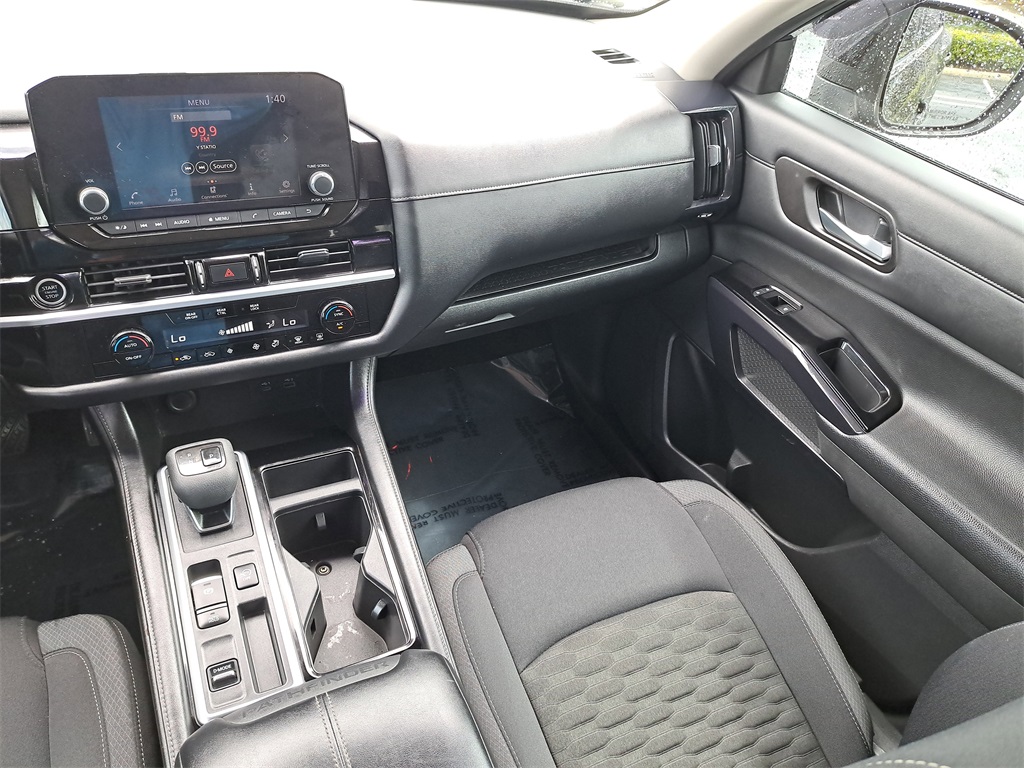 2022 Nissan Pathfinder S photo 18