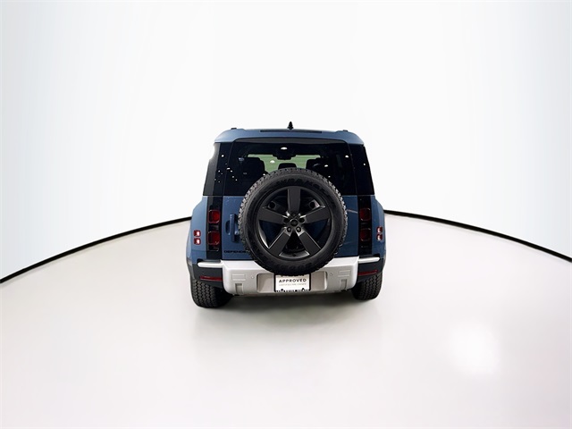 2025 Land Rover Defender 110 S photo 6