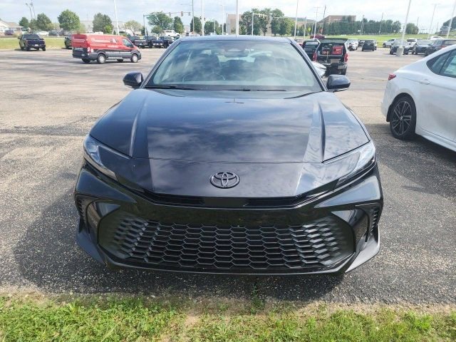 2025 Toyota Camry SE photo 2