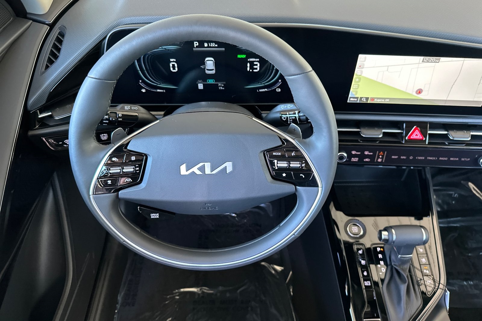 2025 Kia Niro SX Touring photo 9