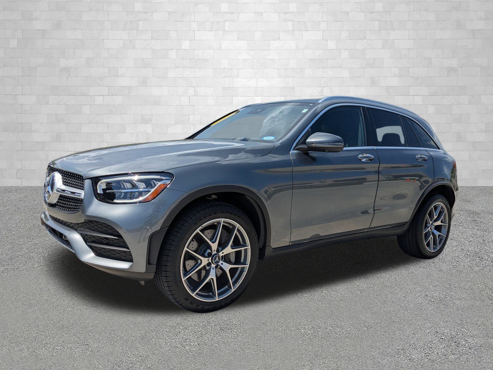 2022 Mercedes Benz GLC 300 photo 5