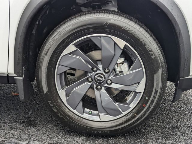 2025 Nissan Rogue SV photo 9