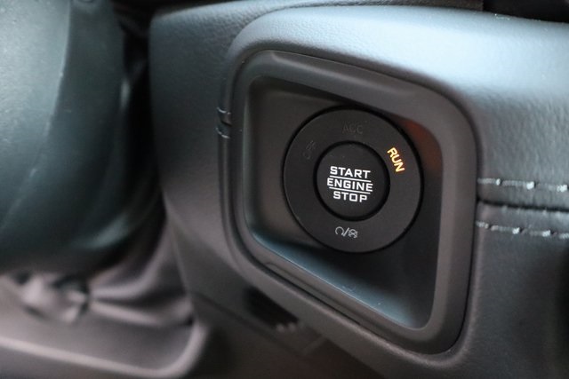 2025 Jeep Wrangler Sahara photo 15
