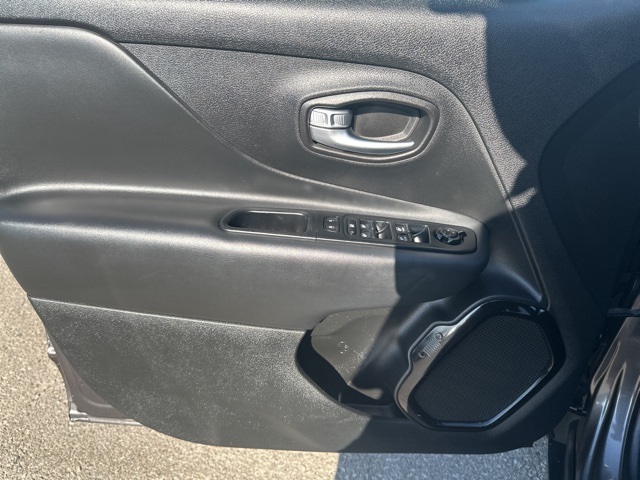 2019 Jeep Renegade Latitude photo 10