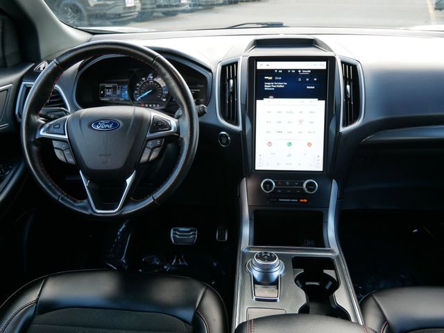 2022 Ford Edge ST photo 5