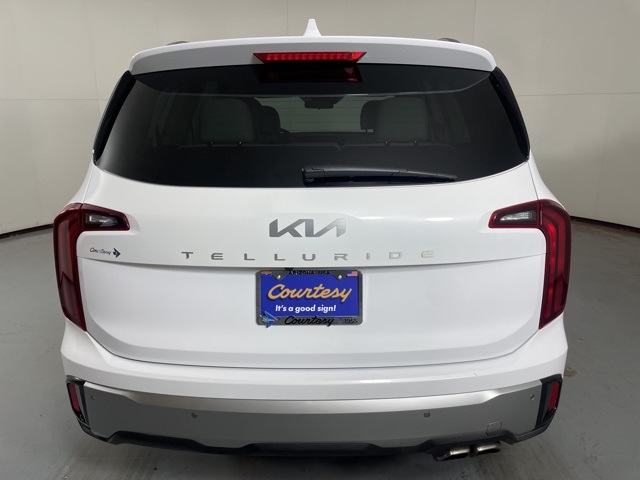 2023 Kia Telluride S photo 2