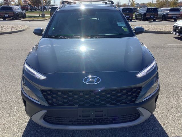 2022 Hyundai Kona SEL photo 2