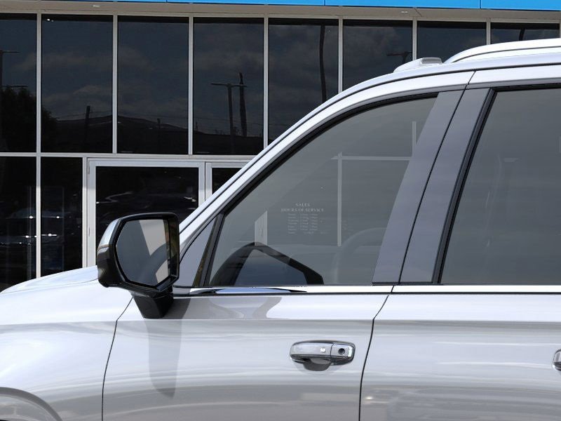 2025 Chevrolet Suburban Premier photo 12