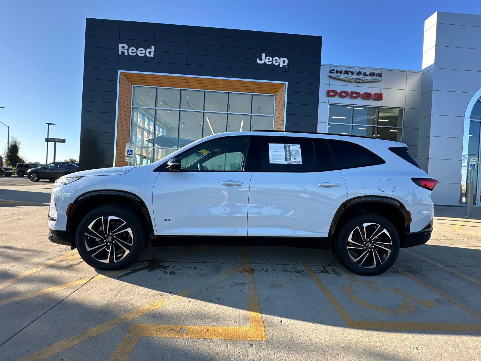 2026 Buick Enclave Sport Touring photo 2