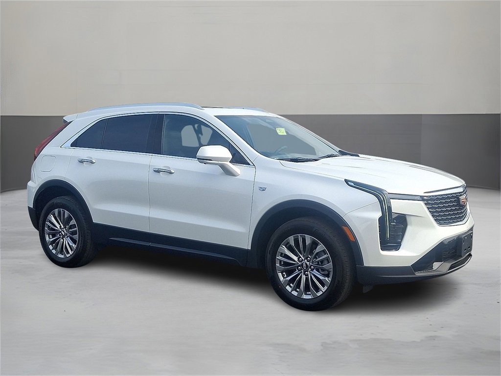 2025 Cadillac XT4 Premium Luxury photo 2