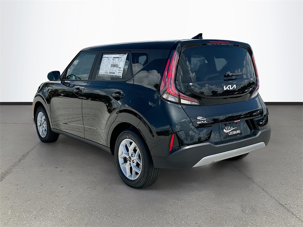 2025 Kia Soul LX photo 3
