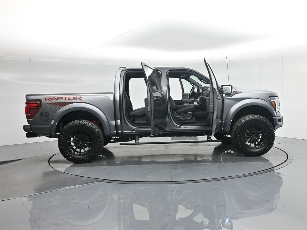 2025 Ford F-150 Raptor photo 3