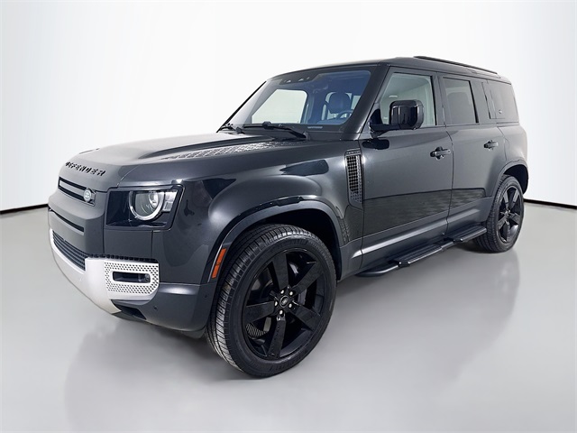 2021 Land Rover Defender SE's photo