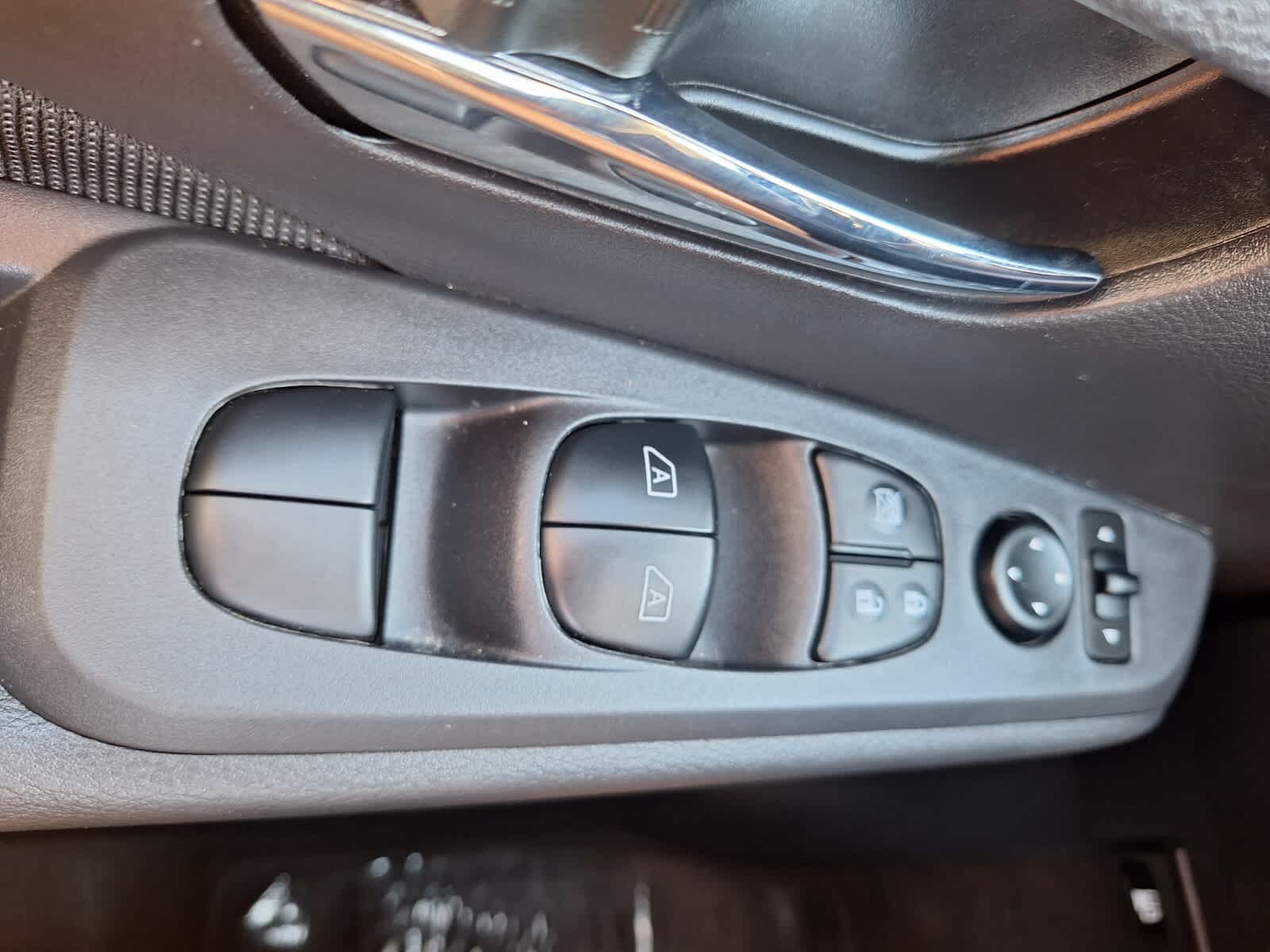 2023 Nissan Kicks SV photo 18