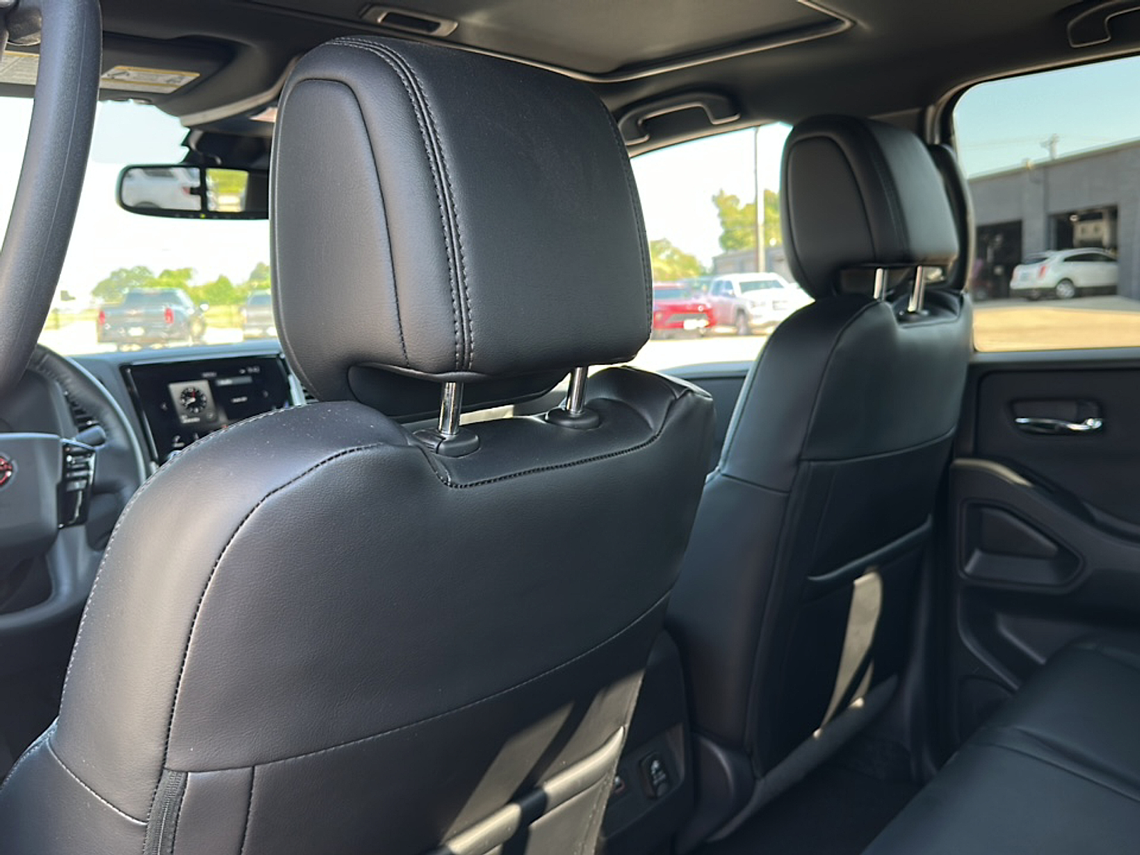 2022 Nissan Frontier Crew Cab PRO-4X photo 8